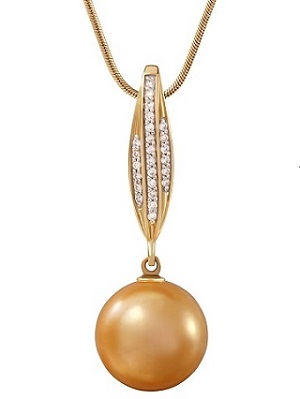 Подвеска из коллекции MAYSAKU: жемчуг Южных морей идеальной сферической формы, золото 585˚, 25 бриллиантов (0,06 ct), государственное пробирное клеймо. Вес изделия 5,02 г. пп-05-25жз Подвеска из коллекции MAYSAKU: жемчуг Южных морей идеальной сферической формы, золото 585˚, 25 бриллиантов (0,06 ct), государственное пробирное клеймо. Вес изделия 5,02 г. пп-05-25жз